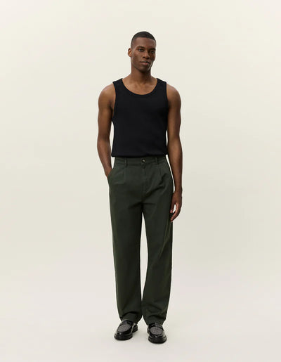 LES DEUX Romeo Pleated Chino Pants