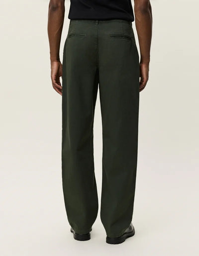 LES DEUX Romeo Pleated Chino Pants