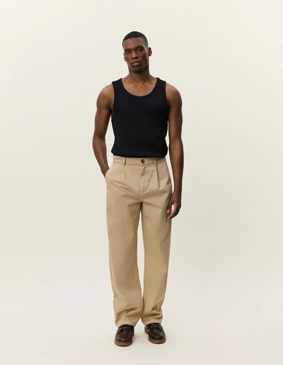 LES DEUX Romeo Pleated Chino Pants
