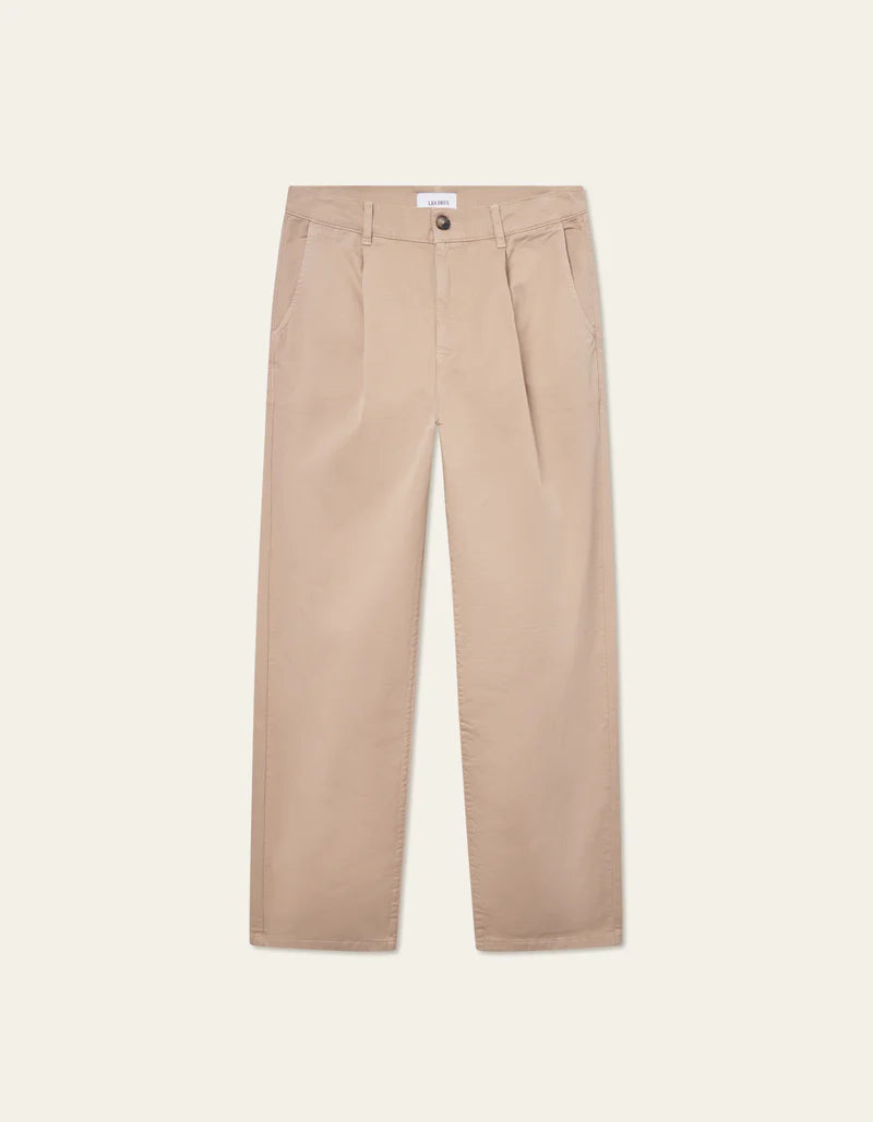 LES DEUX Romeo Pleated Chino Pants