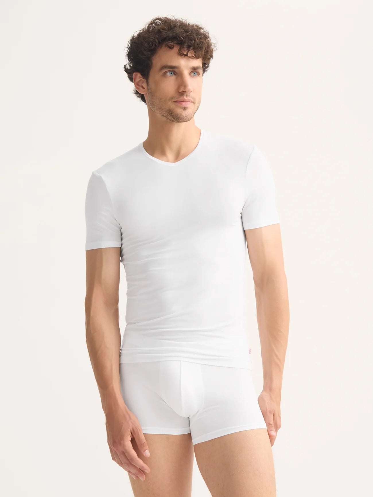 DEREK ROSE Alex V-Neck Tee