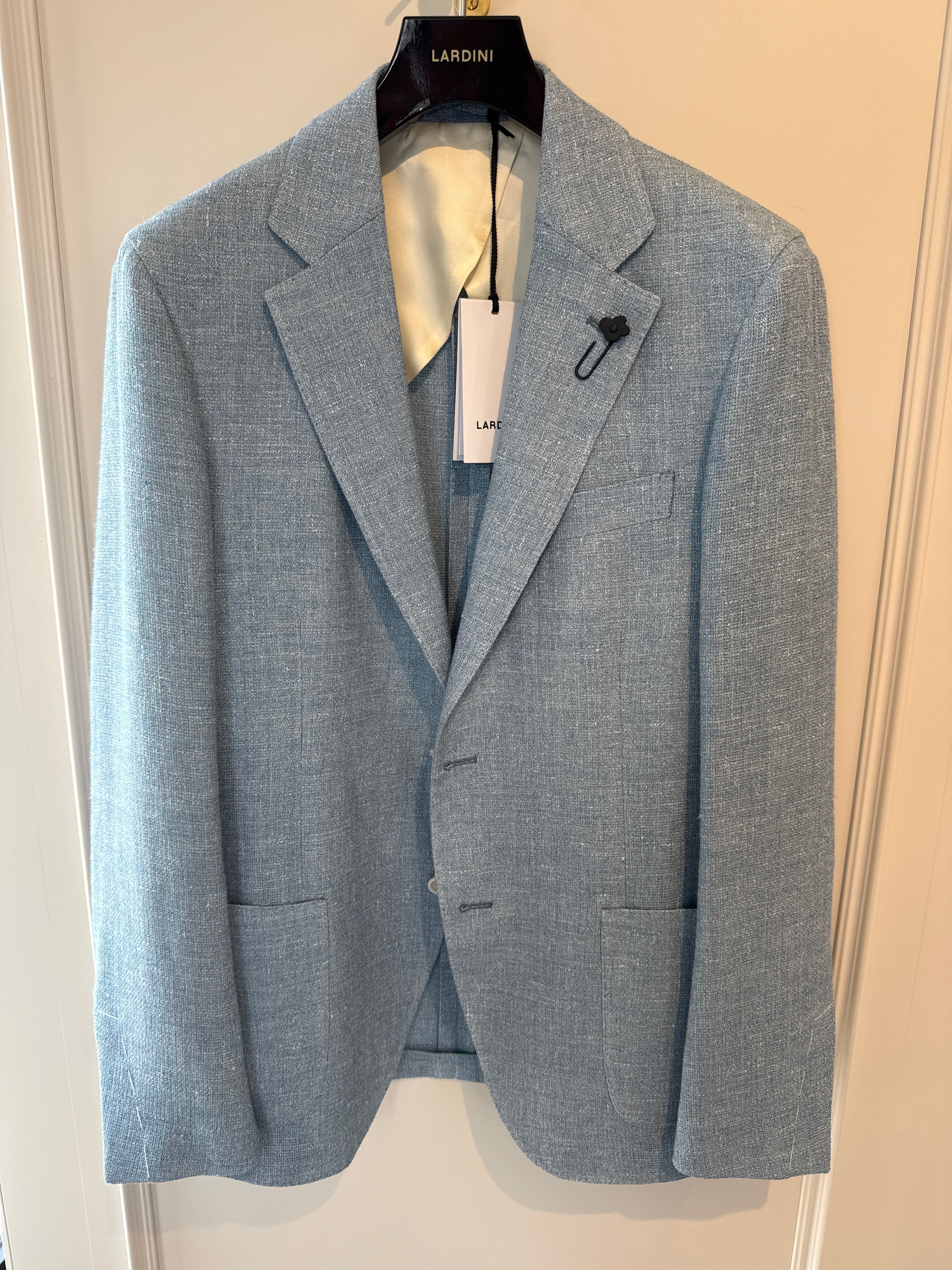 Tシャツ・カットソー LARDINI Feeling linen suit with removable iconic brooch Lardini Feeling Linen Suit With Removable Iconic Brooch in